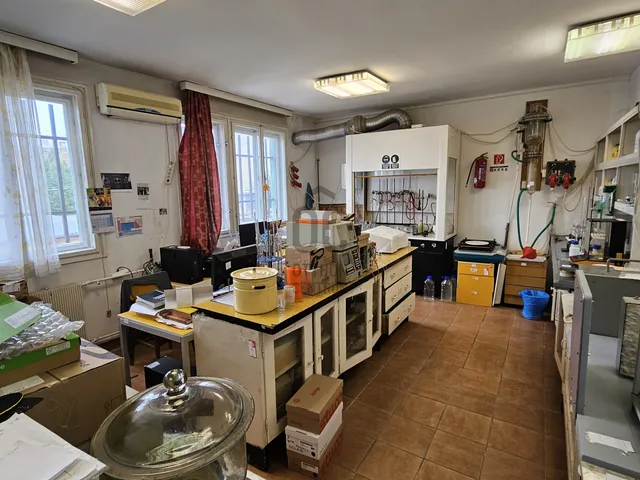 Eladó kereskedelmi és ipari ingatlan Budapest IV. kerület, Újpest 415 nm