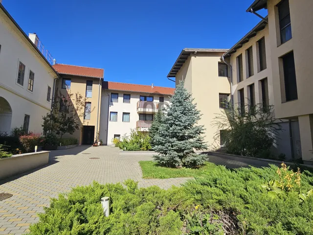 Eladó lakás Tata 112 nm