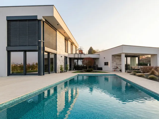 Eladó ház Vác, Törökhegy 272 nm