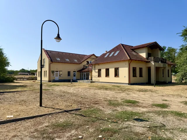 Eladó kereskedelmi és ipari ingatlan Jászberény, Újerdő 35618 nm