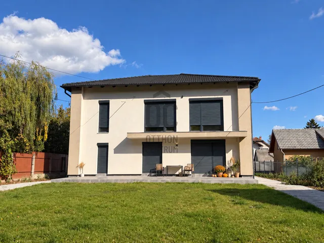 Eladó ház Budapest XVIII. kerület, Belsőmajor 193 nm
