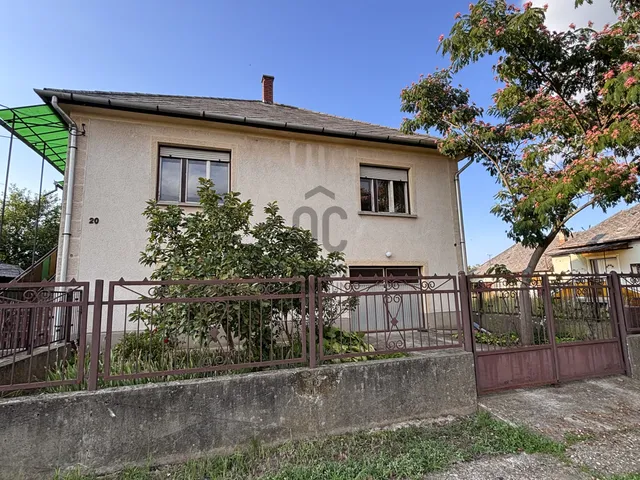 Eladó ház Megyaszó 210 nm