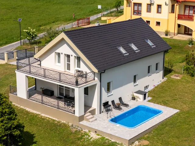 Eladó ház Keszthely, Helikonliget 212 nm