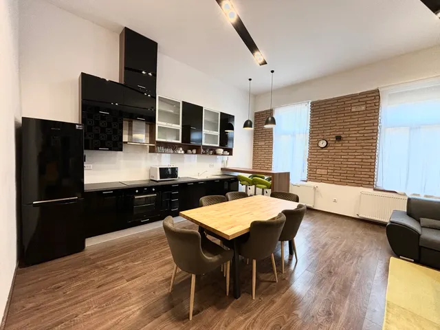 Kiadó lakás Budapest VI. kerület, Diplomatanegyed, Vörösmarty utca 92 nm