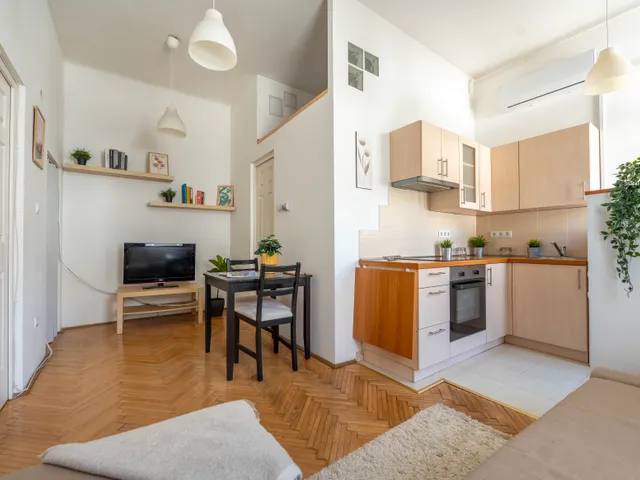 Eladó lakás Budapest VIII. kerület, Palotanegyed 33 nm