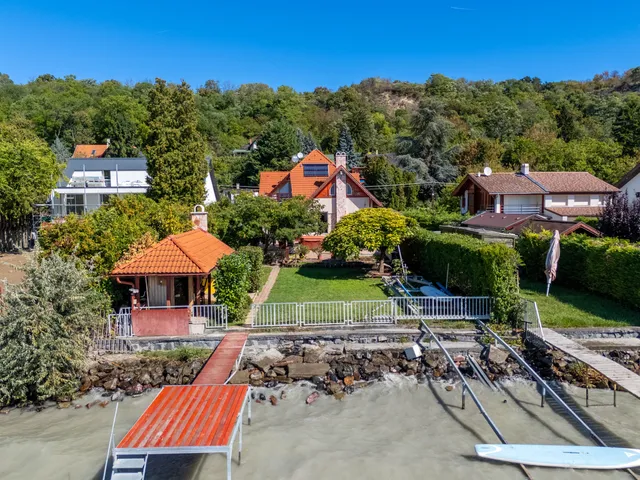 Eladó ház Balatonakarattya 168 nm