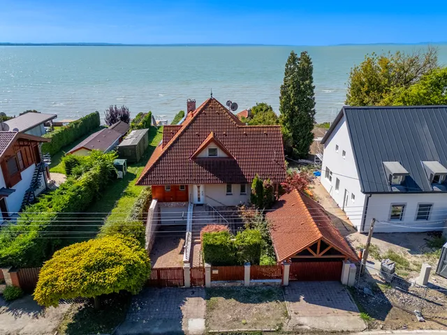 Eladó ház Balatonakarattya 168 nm