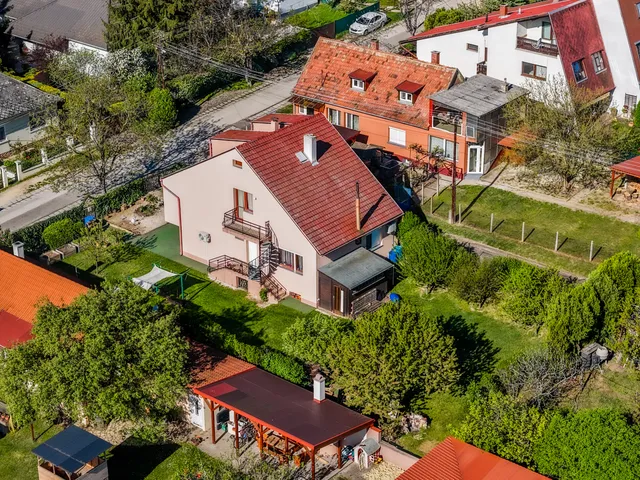 Eladó ház Balatonfűzfő 178 nm