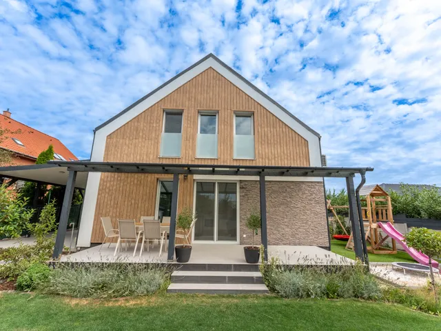 Eladó ház Érd, Fenyves-Parkváros, Földmunkás utca 104 nm