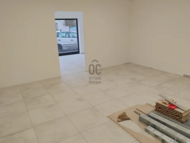 Kiadó kereskedelmi és ipari ingatlan Cegléd
