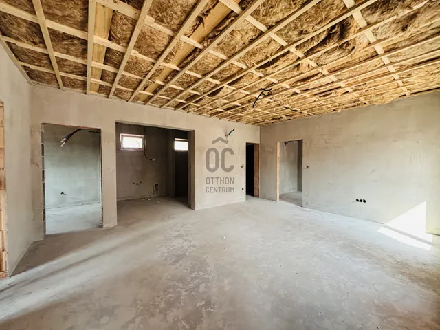 Eladó lakás Cegléd 87 nm