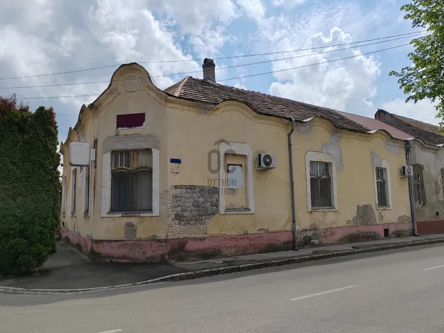 Eladó ház Cegléd 210 nm