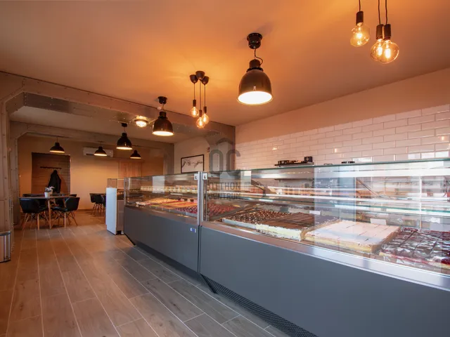 Eladó kereskedelmi és ipari ingatlan Nagykőrös 96 nm