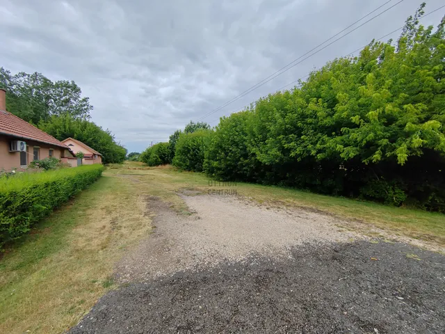 Eladó telek Cegléd 561 nm
