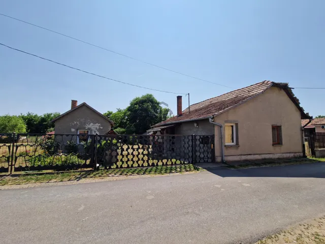 Eladó ház Törtel 70 nm