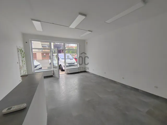 Kiadó kereskedelmi és ipari ingatlan Cegléd 60 nm