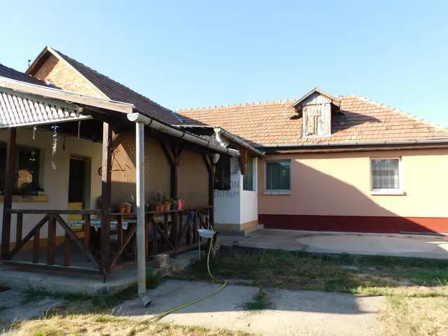 Eladó ház Tápióság 139 nm