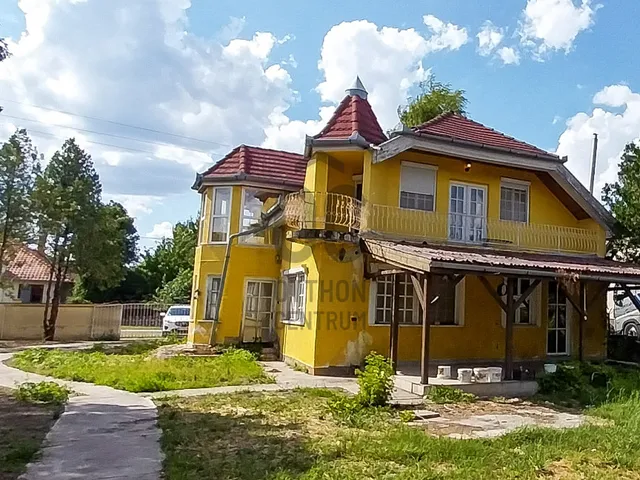 Eladó ház Cegléd 195 nm