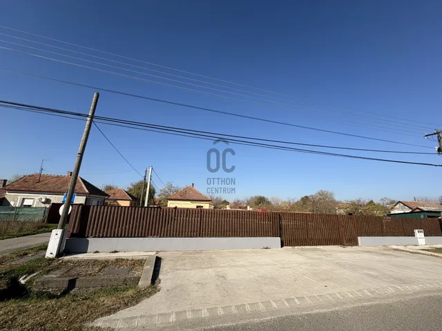 Eladó telek Törtel 431 nm