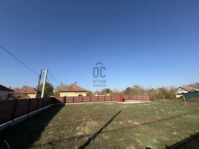 Eladó telek Törtel 431 nm