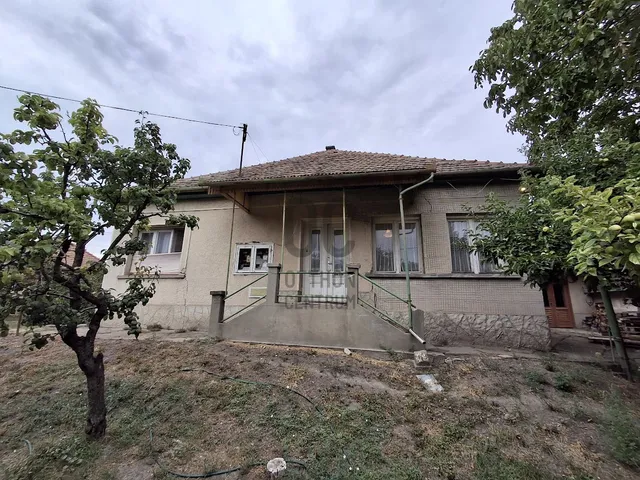 Eladó ház Tápiószele 90 nm