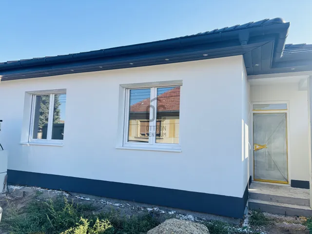 Eladó lakás Cegléd 71 nm