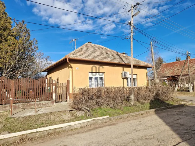 Eladó ház Törtel 76 nm