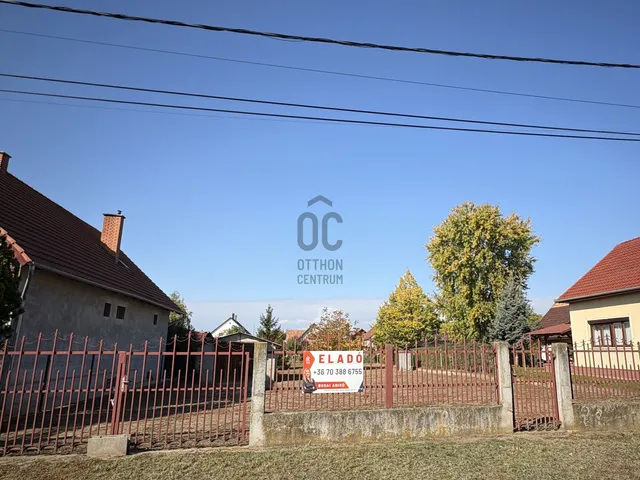 Eladó telek Farmos 878 nm