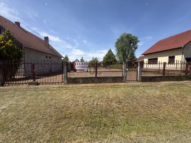 Eladó telek Farmos 878 nm