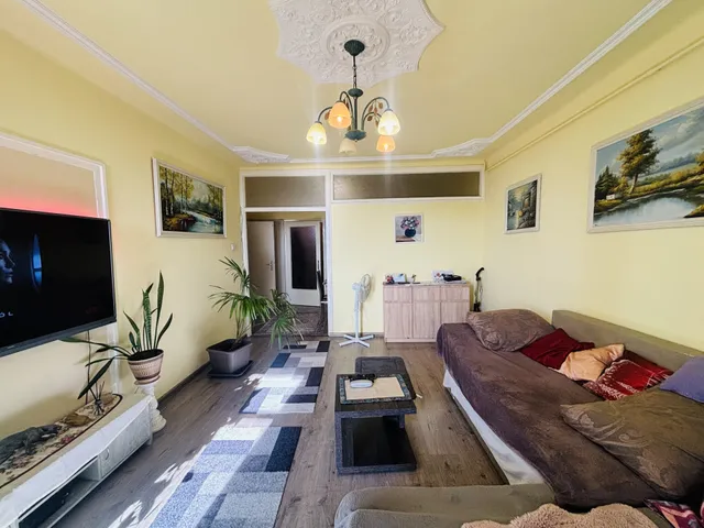 Eladó lakás Cegléd 76 nm