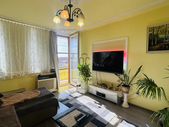 Eladó lakás Cegléd 76 nm