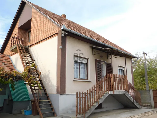 Eladó ház Tápiószentmárton 77 nm