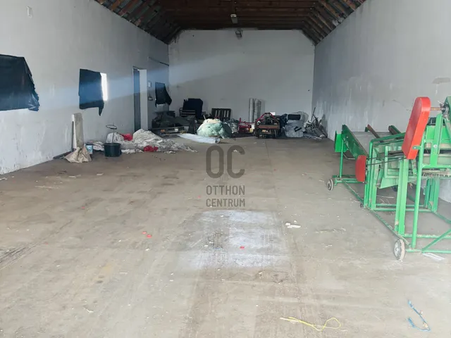 Eladó kereskedelmi és ipari ingatlan Nyársapát 200 nm