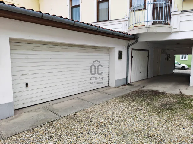 Eladó garázs Cegléd 27 nm