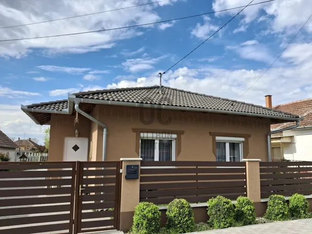 Eladó ház Törtel 66 nm