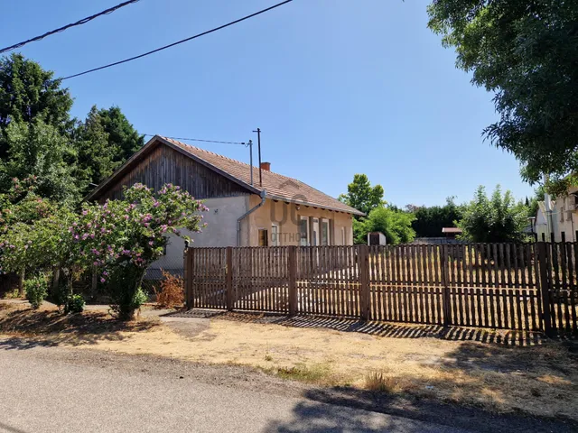 Eladó ház Abony 65 nm