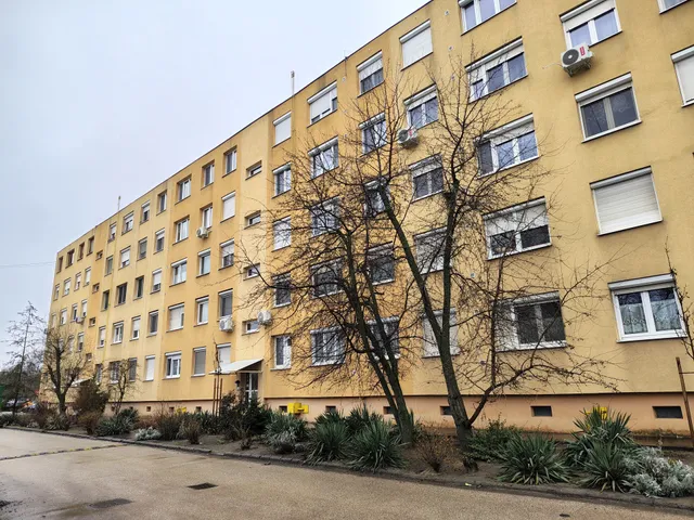 Eladó lakás Cegléd 61 nm