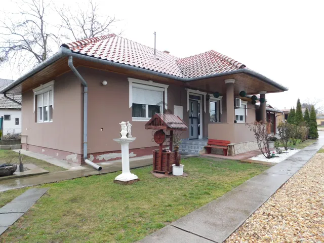 Eladó ház Tápiószele 93 nm