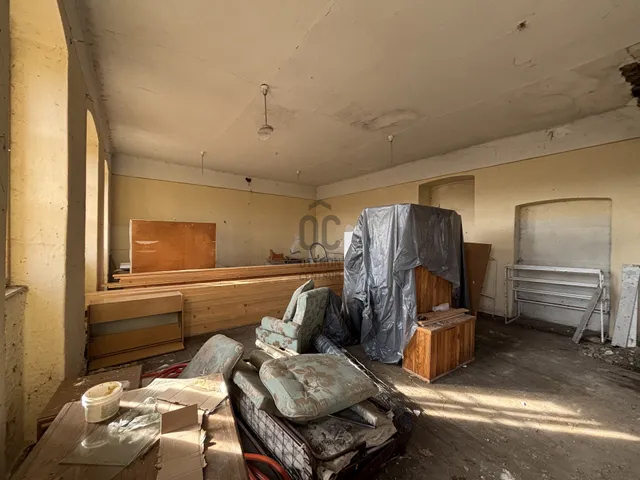 Eladó kereskedelmi és ipari ingatlan Cegléd 200 nm