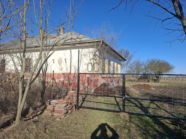 Eladó ház Cegléd 200 nm