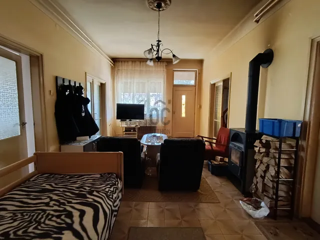 Eladó ház Törtel 114 nm