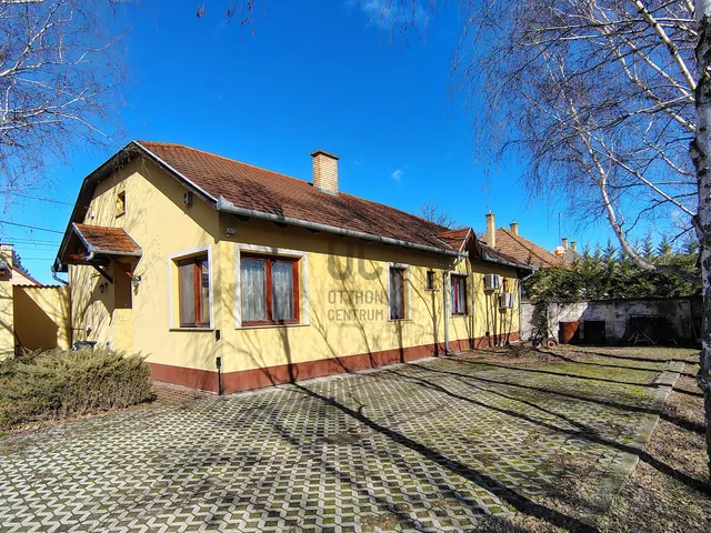 Eladó kereskedelmi és ipari ingatlan Cegléd 112 nm