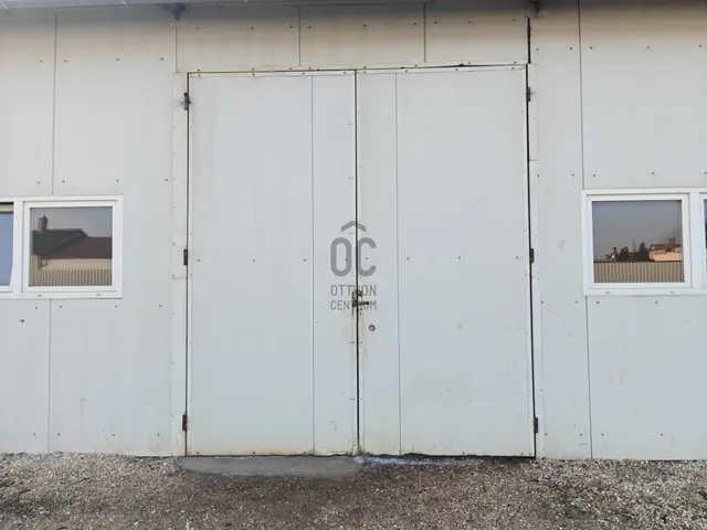 Kiadó kereskedelmi és ipari ingatlan Cegléd 300 nm