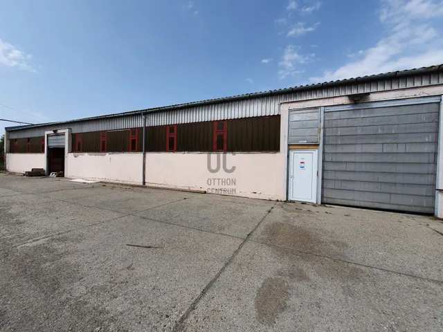 Eladó kereskedelmi és ipari ingatlan Kocsér 1700 nm