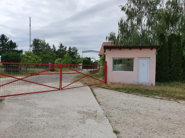Eladó kereskedelmi és ipari ingatlan Kocsér 1700 nm