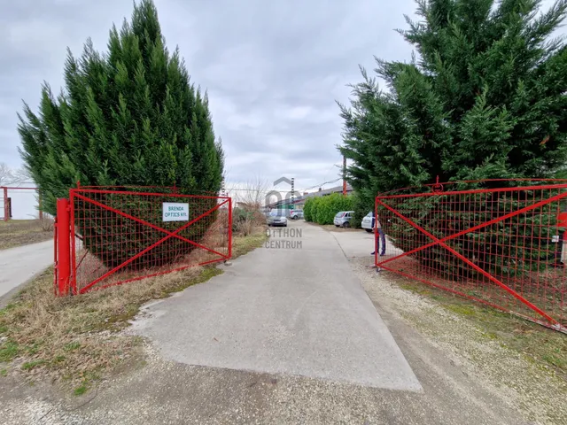 Eladó kereskedelmi és ipari ingatlan Kocsér 1000 nm