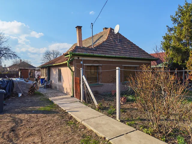 Eladó ház Cegléd 65 nm