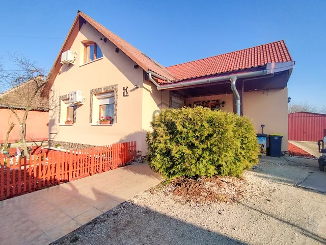 Eladó ház Tápiószele 175 nm