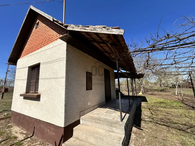 Eladó üdülő és hétvégi ház Csemő 28 nm