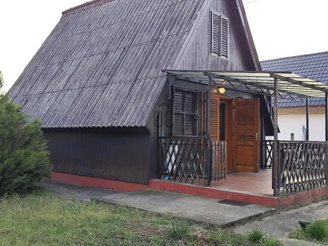 Eladó üdülő és hétvégi ház Tápiószentmárton 50 nm